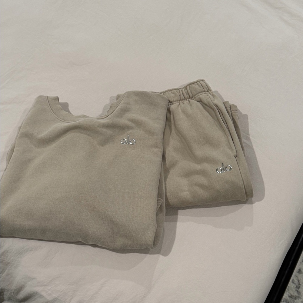Women’s Beige ALO Sweatpants